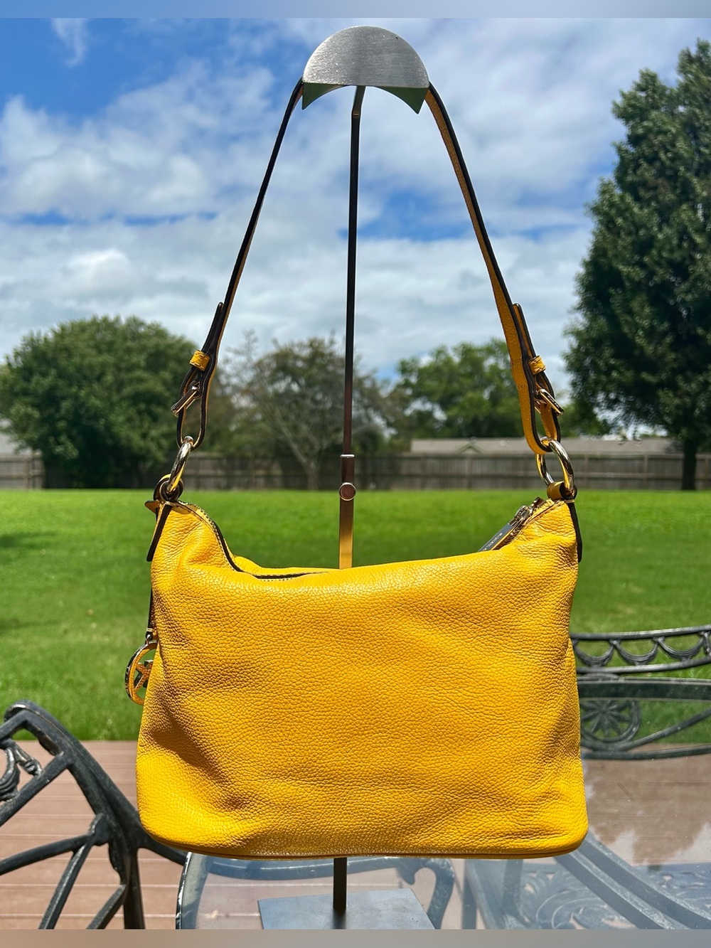 Michael Kors Sunflower Yellow Pebbled Leather Shoulder Bag & Crossbody - Picture 4 of 13